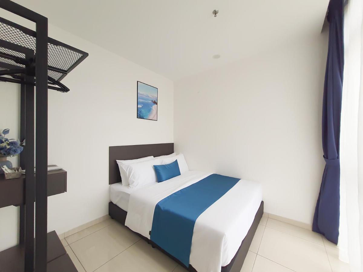 Ramada Suites By Wyndham The Straits Джохор Бахру Екстериор снимка
