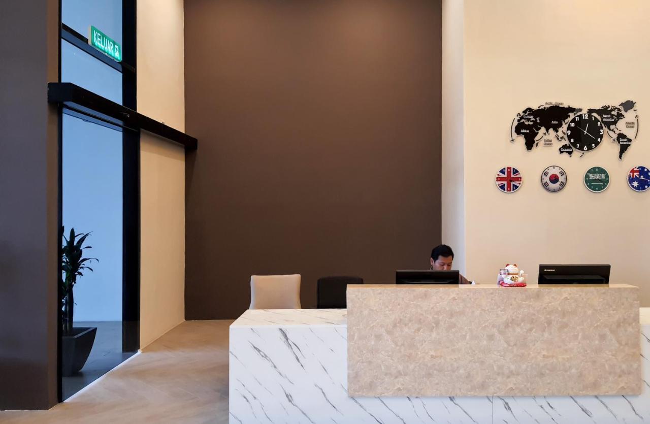 Ramada Suites By Wyndham The Straits Джохор Бахру Екстериор снимка