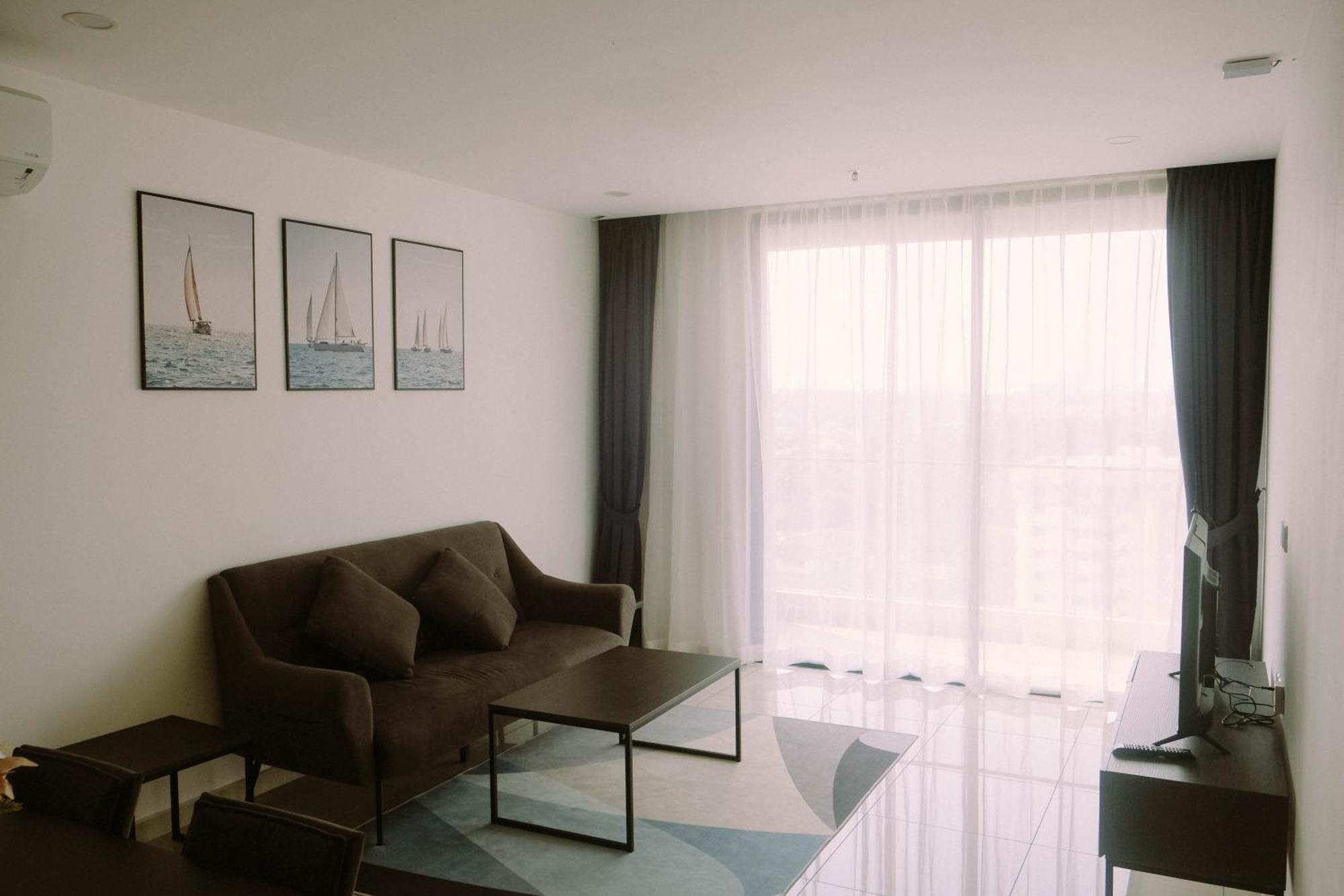 Ramada Suites By Wyndham The Straits Джохор Бахру Екстериор снимка