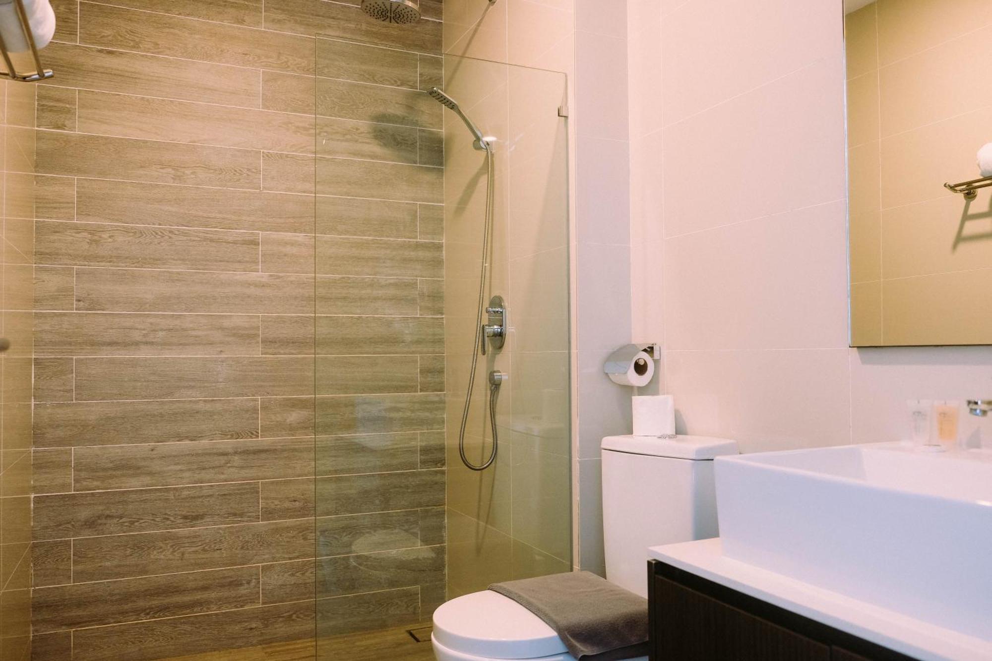Ramada Suites By Wyndham The Straits Джохор Бахру Екстериор снимка
